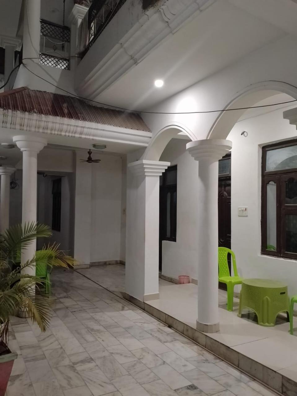 Varuna Palace Varanasi , Near Mandir & Ghat'S Exterior photo